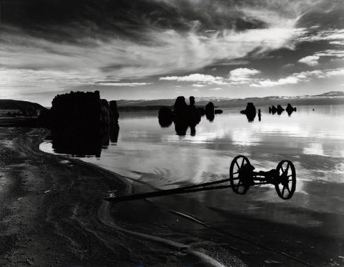 [wagon, Mono Lake]