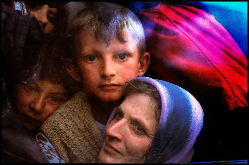 Kosovar-Albanian refugees during the war in Kosovo, Kosovo-Albanian border