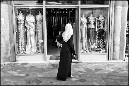 Window shopping, Paris