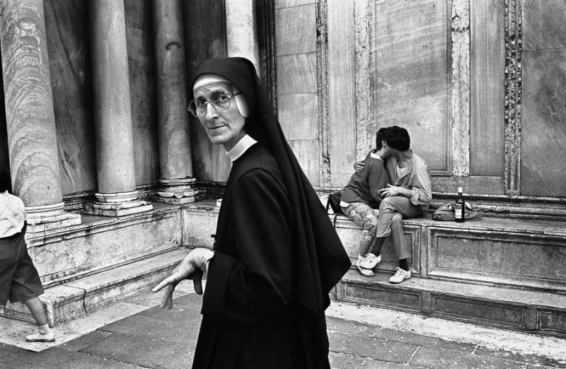 Lovers and Holy Child Nun, Venice, Italy