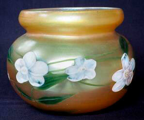 Vase with Dogwood pattern